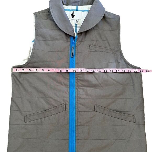 DC Shoes ~ Grey vest with Lucky bunny ~ size Small - Picture 5 of 10